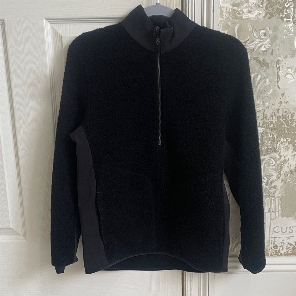 Black half zip Lululemon pullover women’s Small